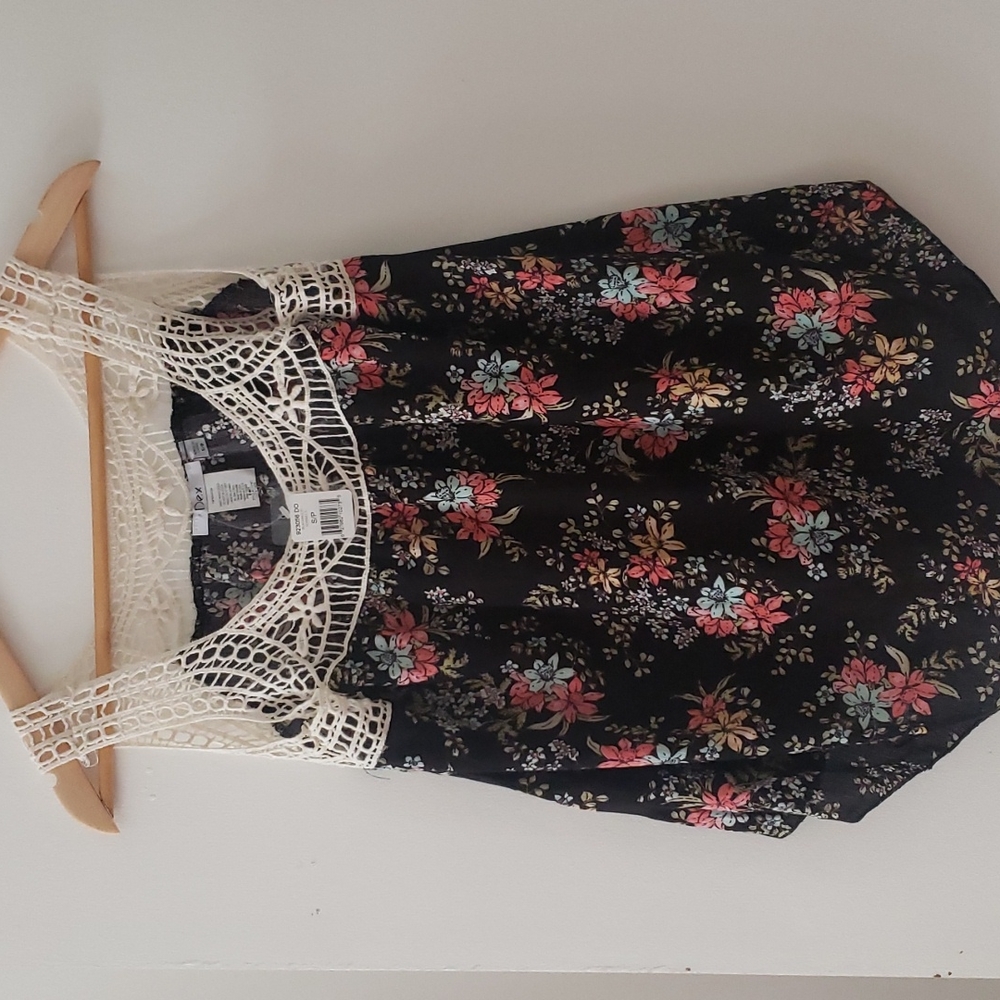 Dex Flowy Top
